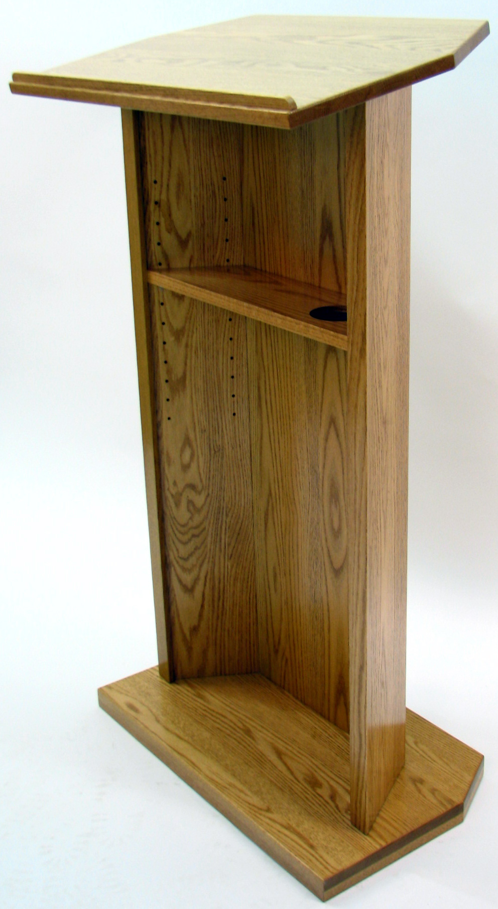 Executive Wood Diplomat Oak Lectern - Light Oak Finish
