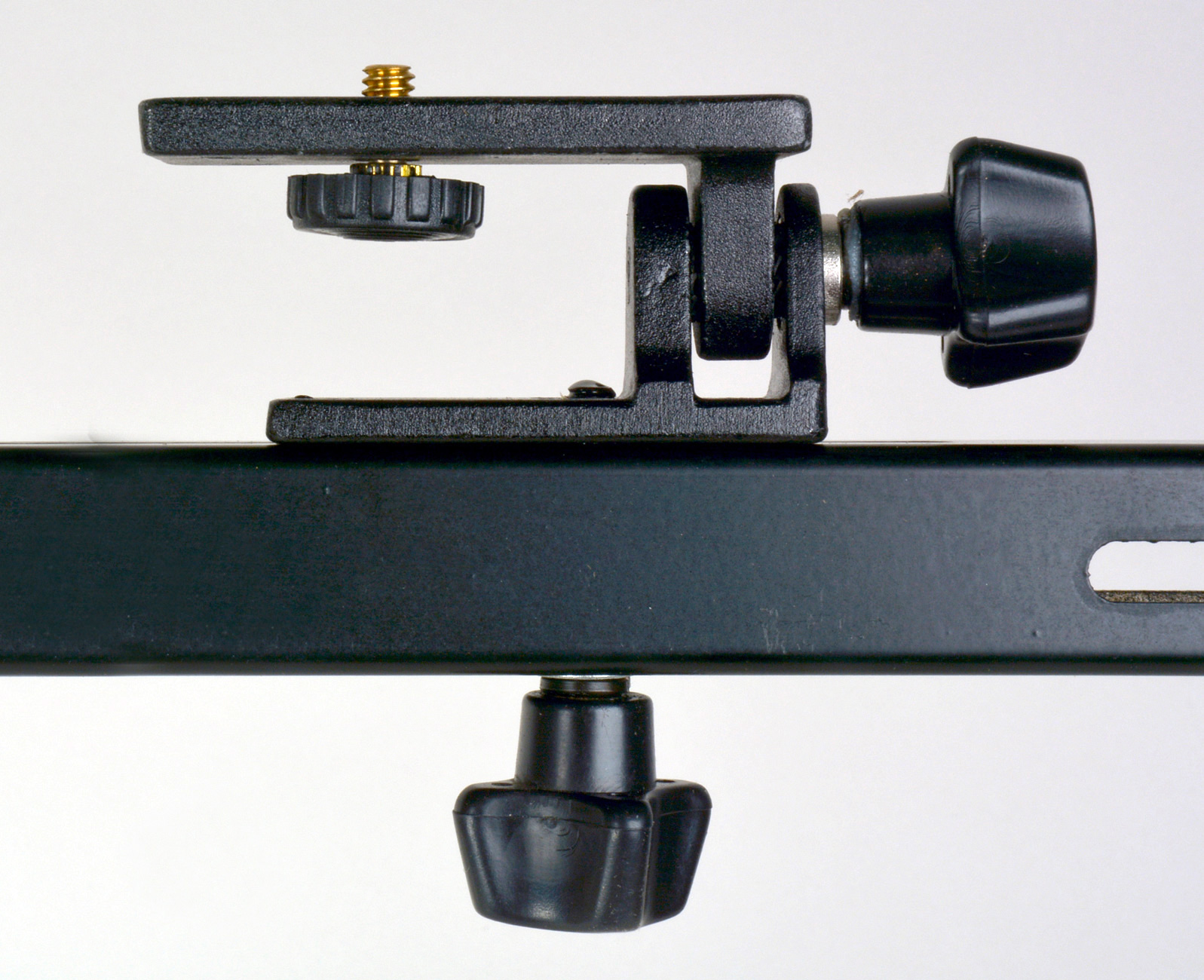 Dual Headrest Mounted CruiseCam InCar Camera Mount Black